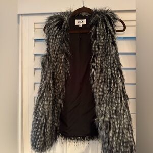 BB Dakota Faux Fur Vest in Black and ivory